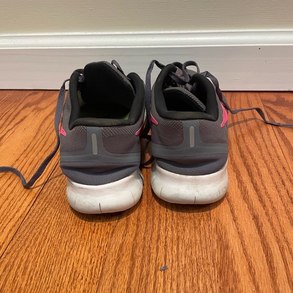 Nike free run sneakers women’s size 7.5 - Picture 3 of 5